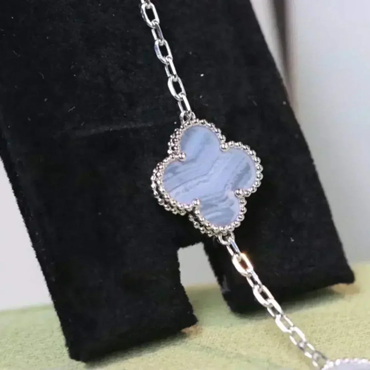 [MIRA]New  CLOVER 5 MOTIF PURPLE CHALCEDONY BRACELET COLLECTION