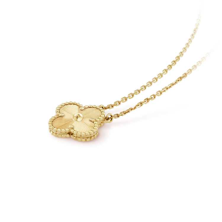 ??MIRA?¡¥CLOVER 15MM LASER NECKLACE
