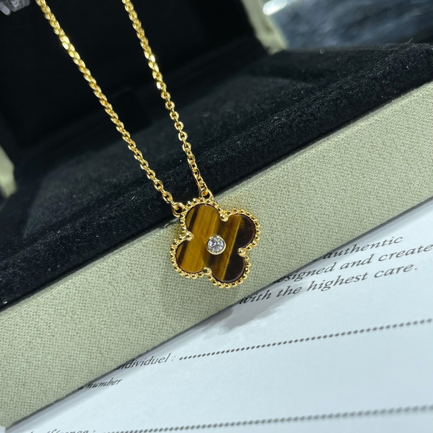??MIRA?¡¥CLOVER 15MM DIAMOND AND YELLOW TIGER'S EYE AGATE necklace