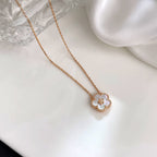 ??MIRA?¡¥LUCKY  WHITE MOP  PLUM BLOSSOM NECKLACE