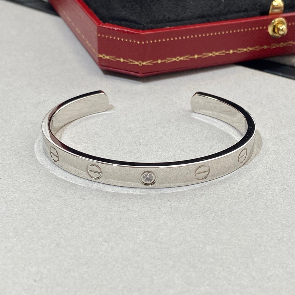 ??MIRA?¡¥LOVE BRACELET 6.1MM 1 DIAMOND OPEN CUFF