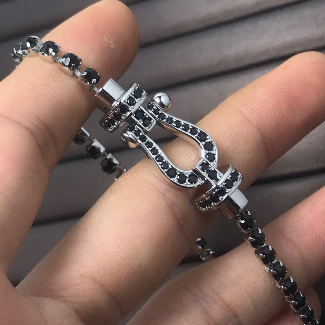 ??MIRA?¡¥FORCE  LARGE HORSESHOE FULL DIAMOND TENNIS BRACELET