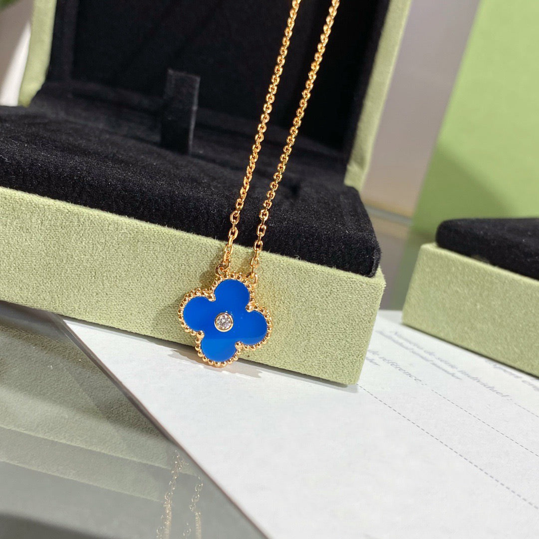 ??MIRA?¡¥CLOVER 15MM DIAMOND AND BLUE AGATE NECKLACE