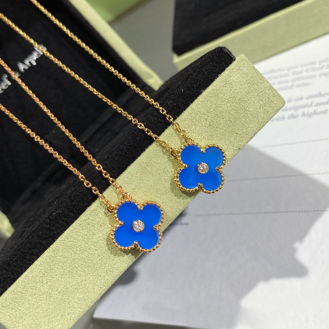 ??MIRA?¡¥CLOVER 15MM DIAMOND AND BLUE AGATE NECKLACE