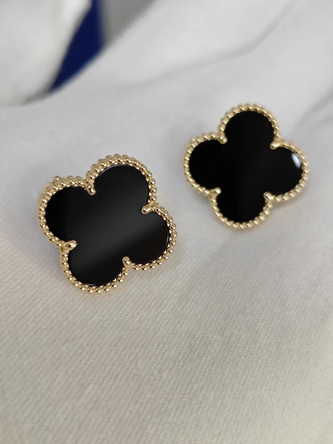 [MIRA] CLOVER 20MM BLACK MOP EARRINGS