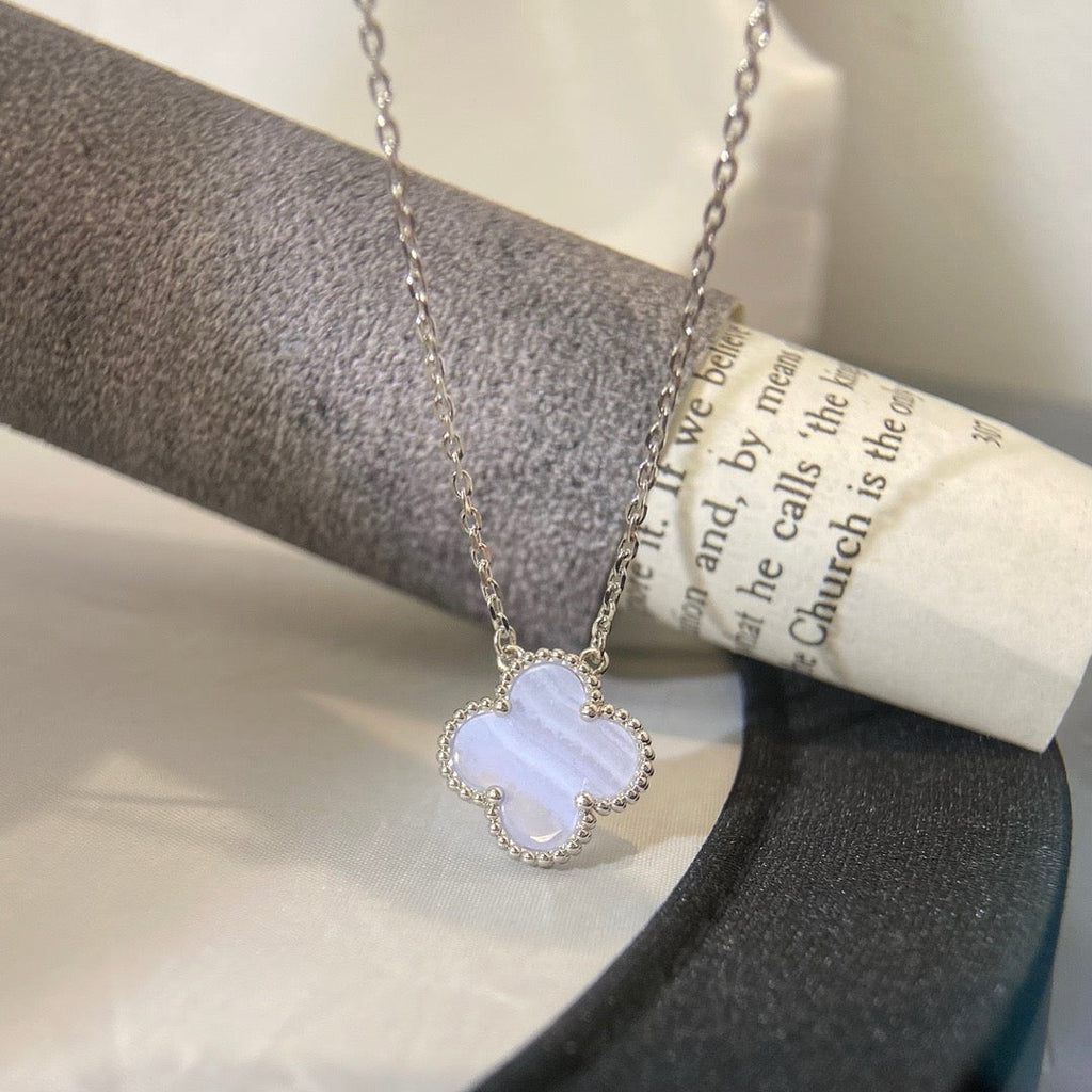 ??MIRA?¡¥CLOVER 15MM BLUE CHALCEDONY NECKLACE SILVER