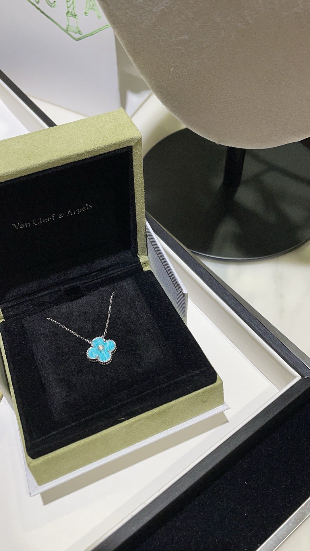 ??MIRA?¡¥CLOVER 15MM DIAMOND SVRES PORCELAIN  NECKLACE SILVER