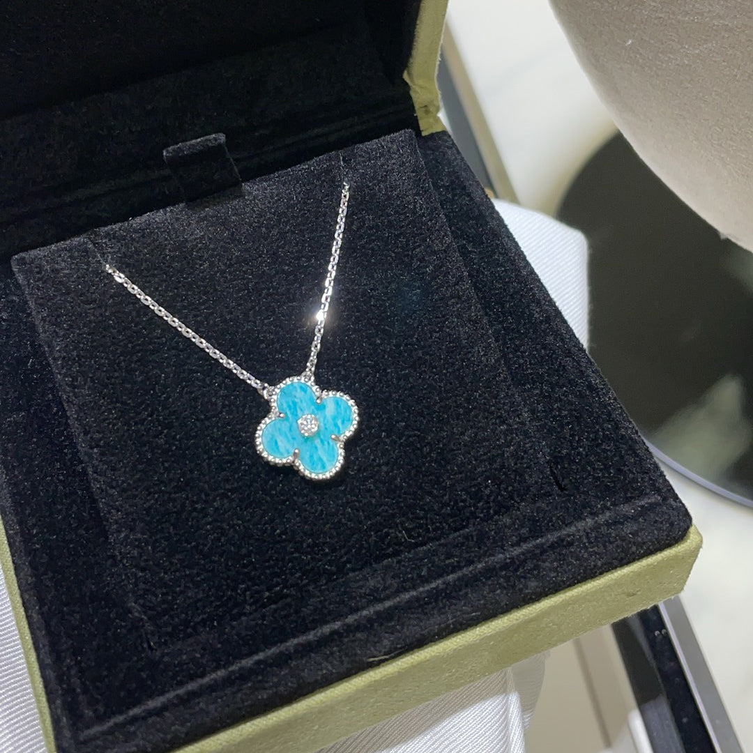 ??MIRA?¡¥CLOVER 15MM DIAMOND SVRES PORCELAIN  NECKLACE SILVER