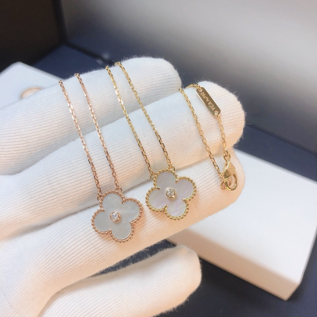 ??MIRA?¡¥CLOVER 15MM DIAMOND WHITE FRITILLARIA NECKLACE