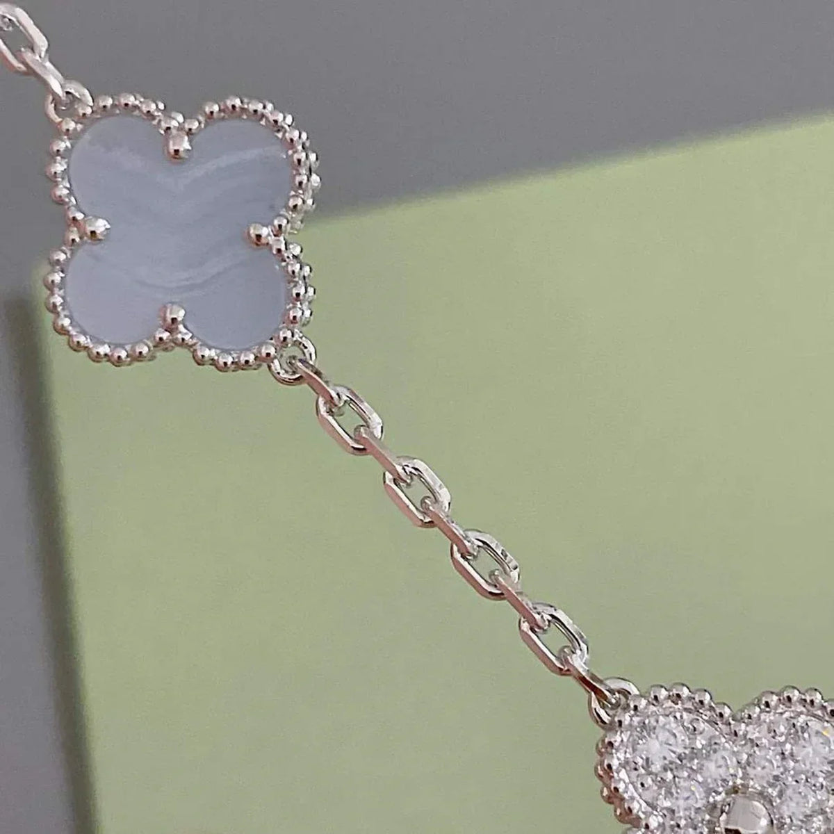 [MIRA]New  CLOVER 5 MOTIF PURPLE CHALCEDONY BRACELET COLLECTION