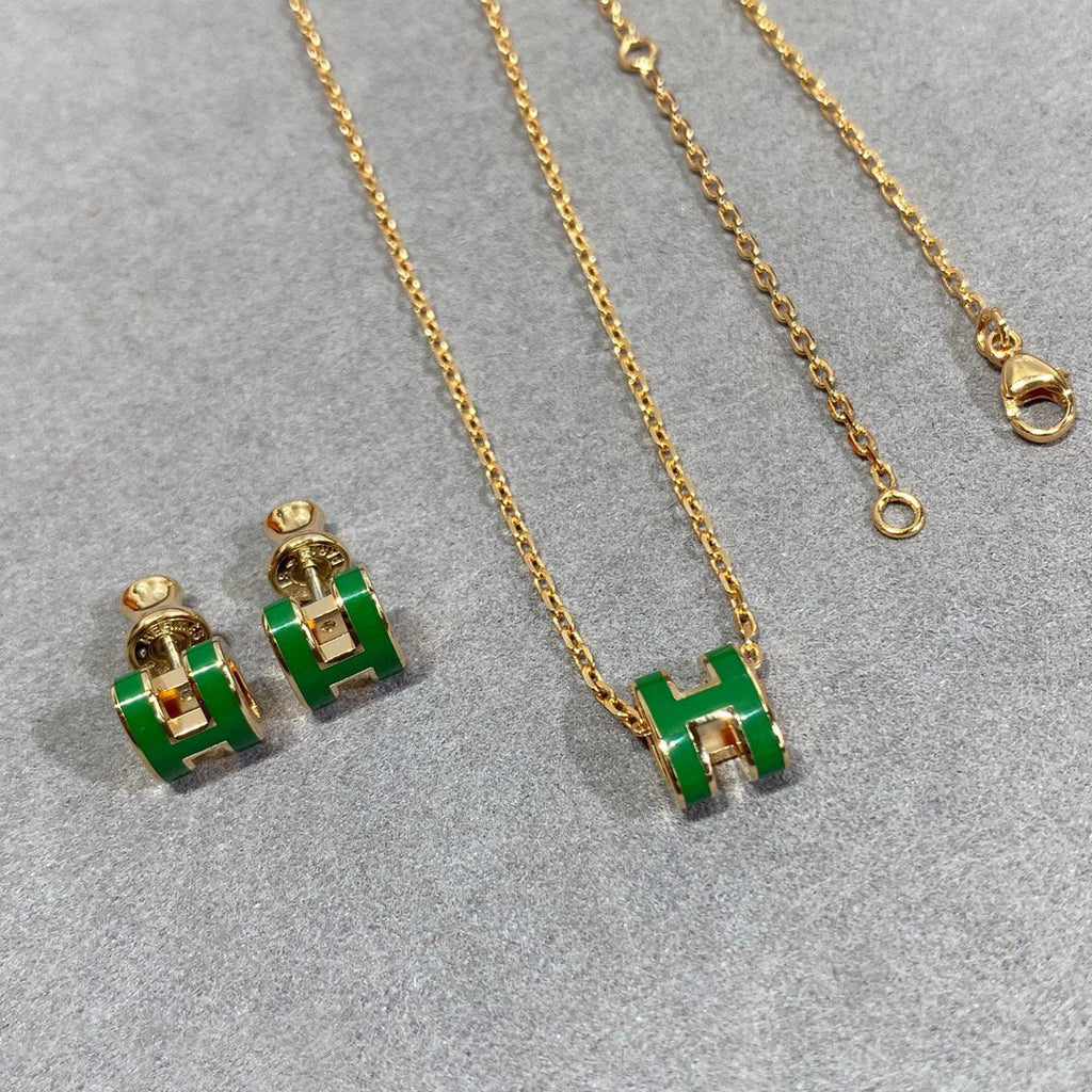 ??MIRA?¡¥POP H GREEN NECKLACE SILVER AND GOLD