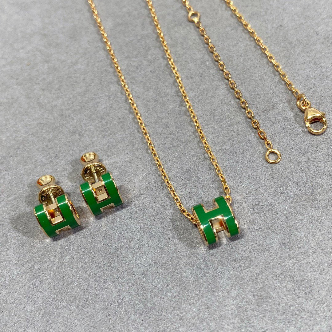 ??MIRA?¡¥POP H GREEN NECKLACE SILVER AND GOLD