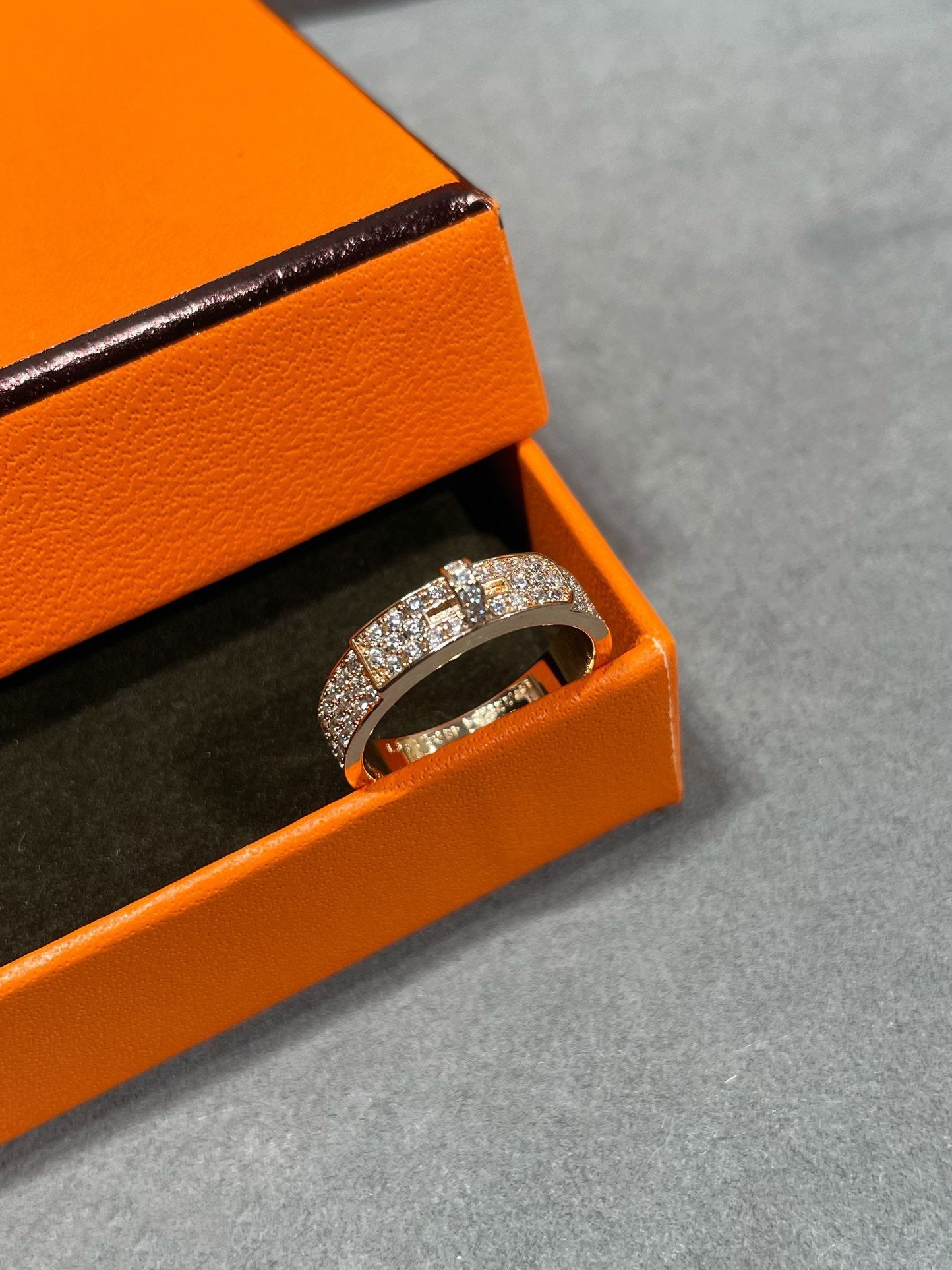 ??MIRA?¡¥KELLY PINK GOLD DIAMOND RING