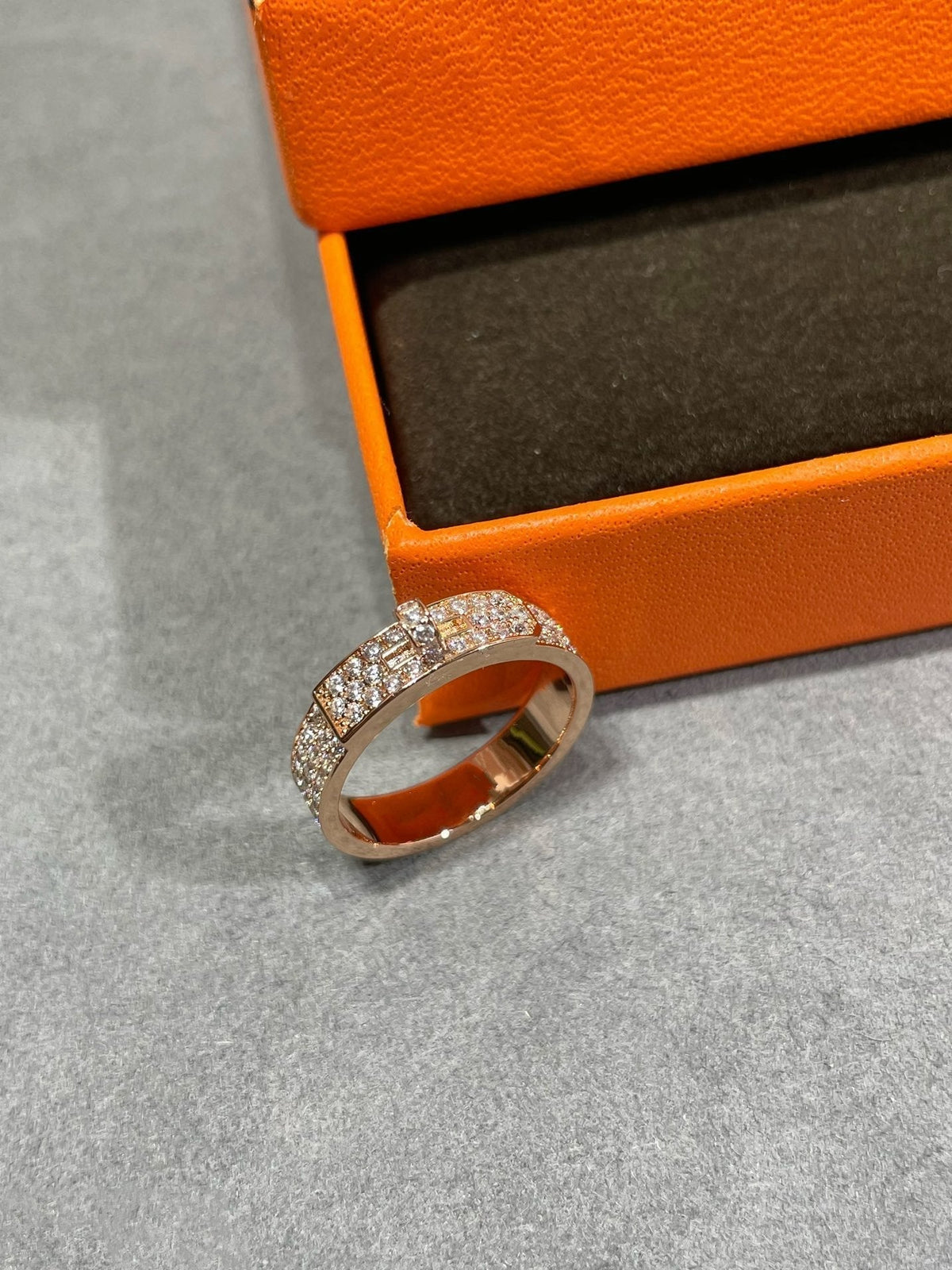 ??MIRA?¡¥KELLY PINK GOLD DIAMOND RING