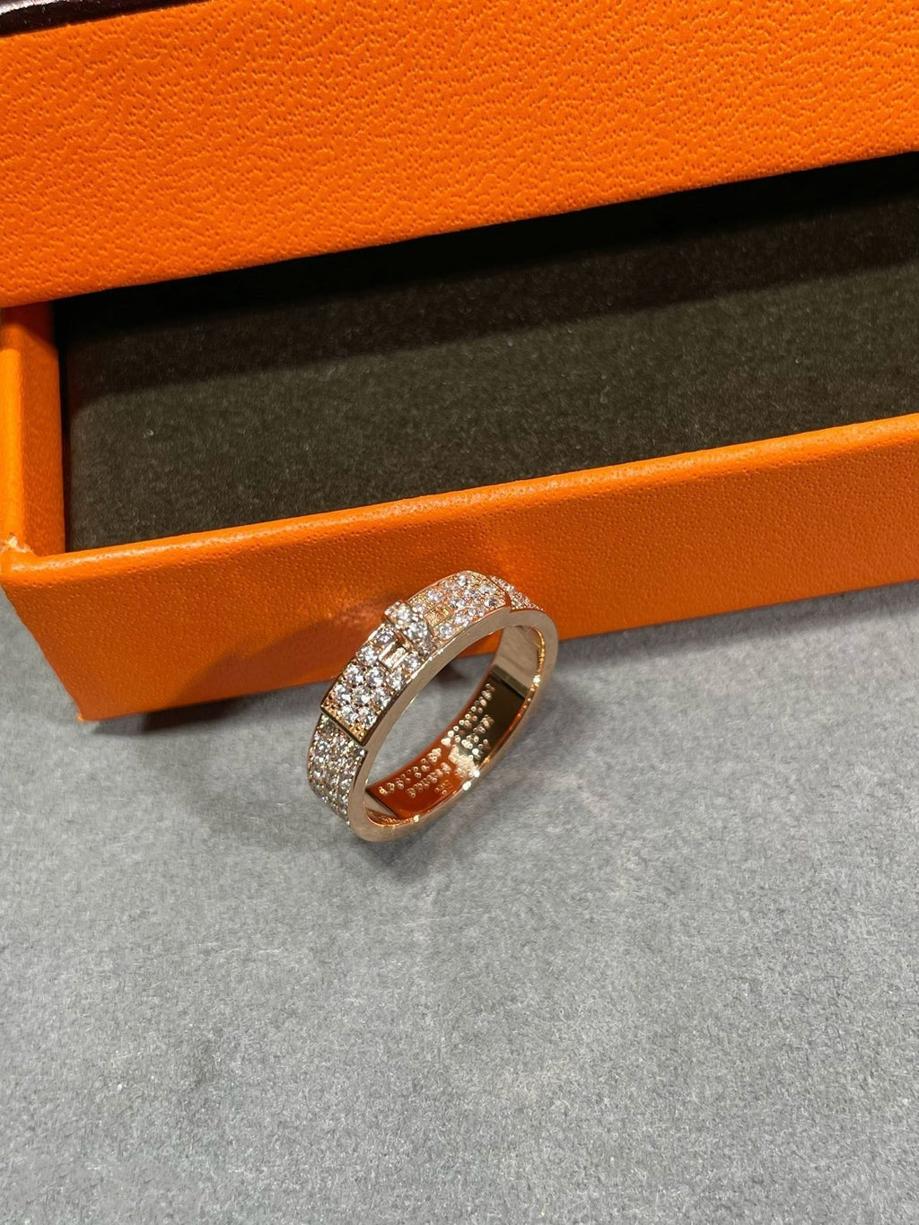 ??MIRA?¡¥KELLY PINK GOLD DIAMOND RING