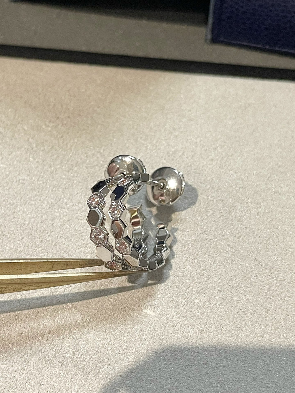 ??MIRA?¡¥BEE LOVE Earrings Silver