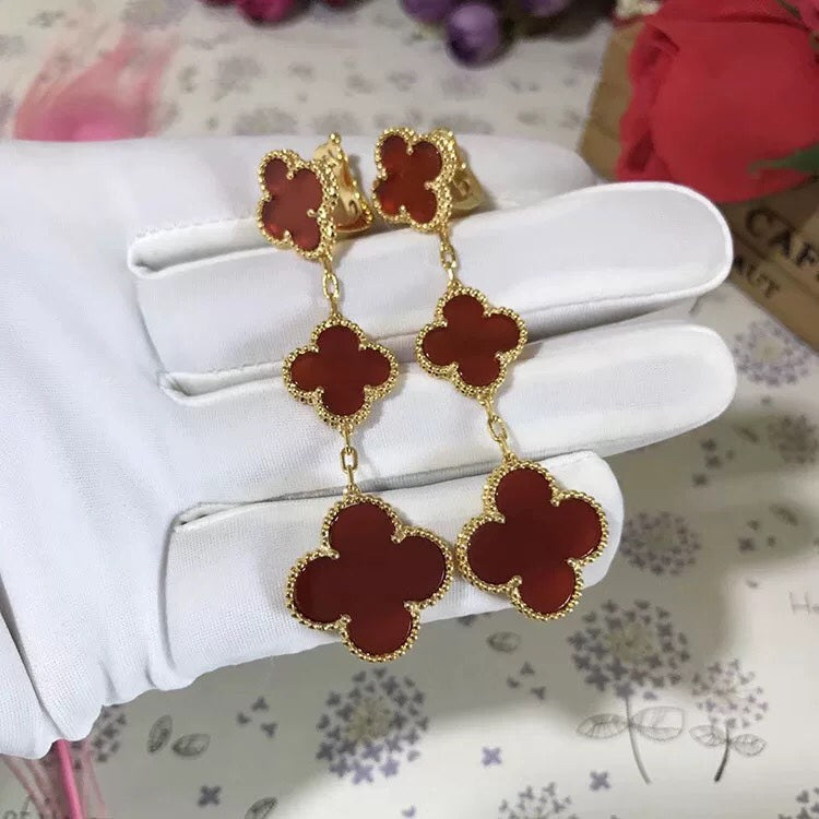 ??MIRA?¡¥CLOVER 3 MOTIF CARNELIAN DROP EARRINGS