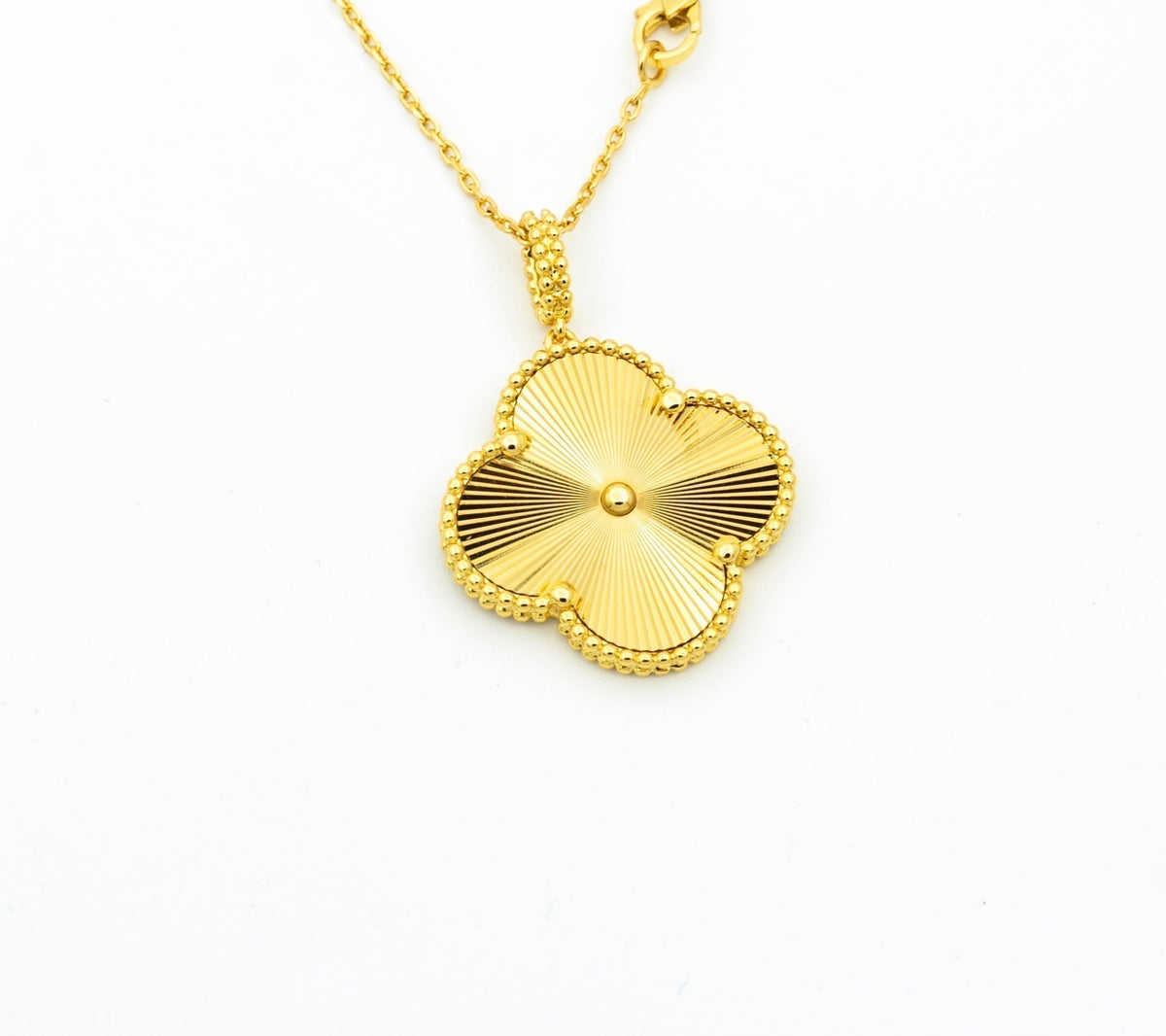 ??MIRA?¡¥CLOVER 25MM PEDANT NECKLACE GOLD