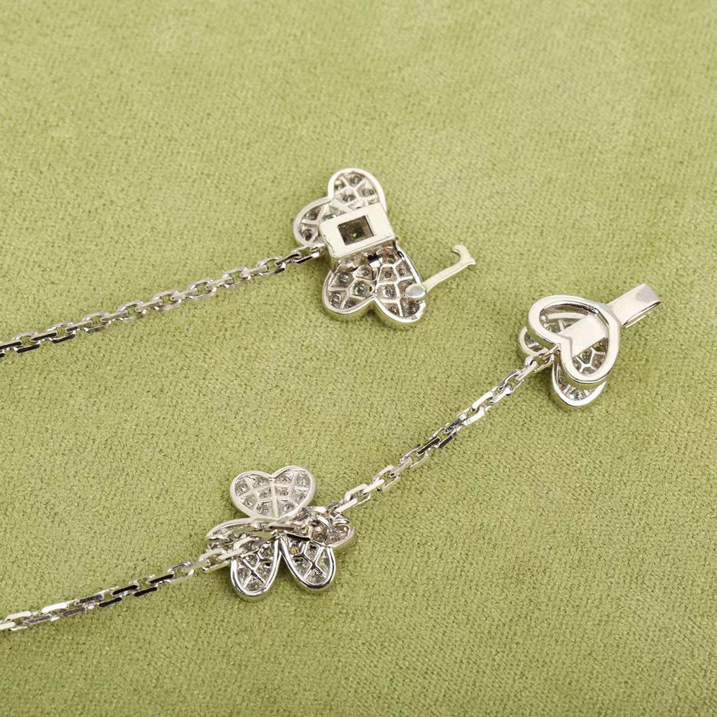 ??MIRA?¡¥FRIVOLE SILVER 9 FLOWERS NECKLACE