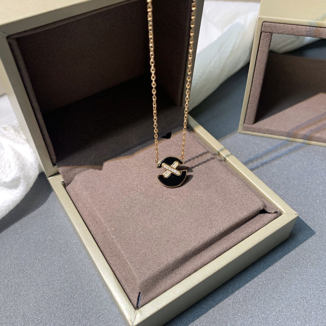 ??MIRA?¡¥JEUX DE PINK GOLD DIAMOND NECKLACE