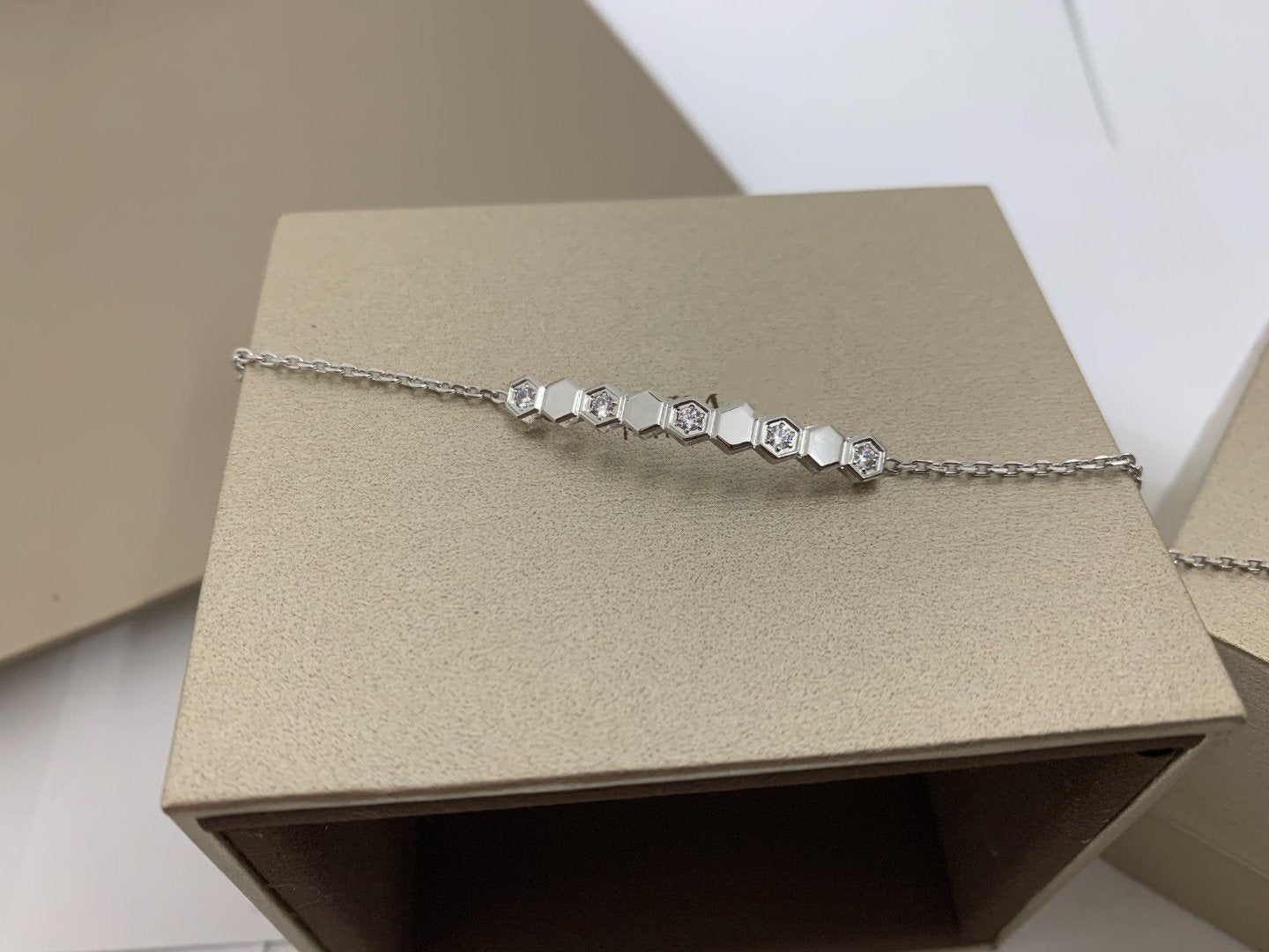 ??MIRA?¡¥BEE LOVE BRACELET DIAMOND