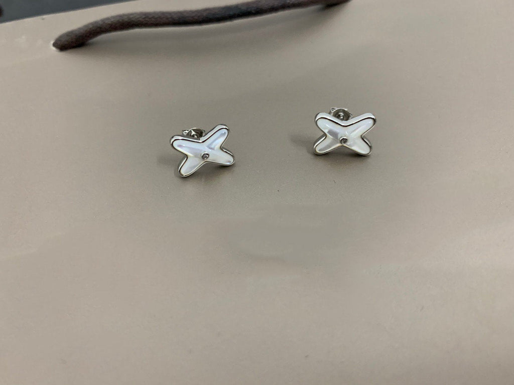 ??MIRA?¡¥JEUX DE WHITE MOP SILVER DIAMOND EARRINGS