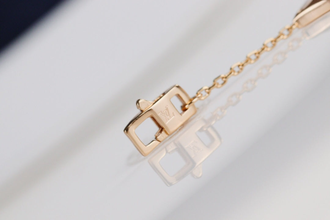 ??MIRA?¡¥LEAF CLOVER BRACELET