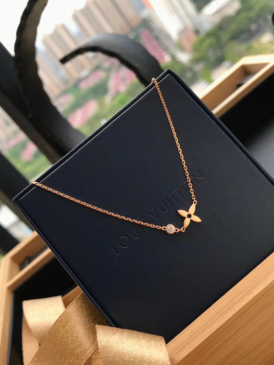 ??MIRA?¡¥BLOSSOM PENDANT PINK GOLD AND DIAMOND
