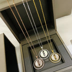 [MIRA]  MOVE MM NACRE BLANCHE DIAMOND NECKLACE