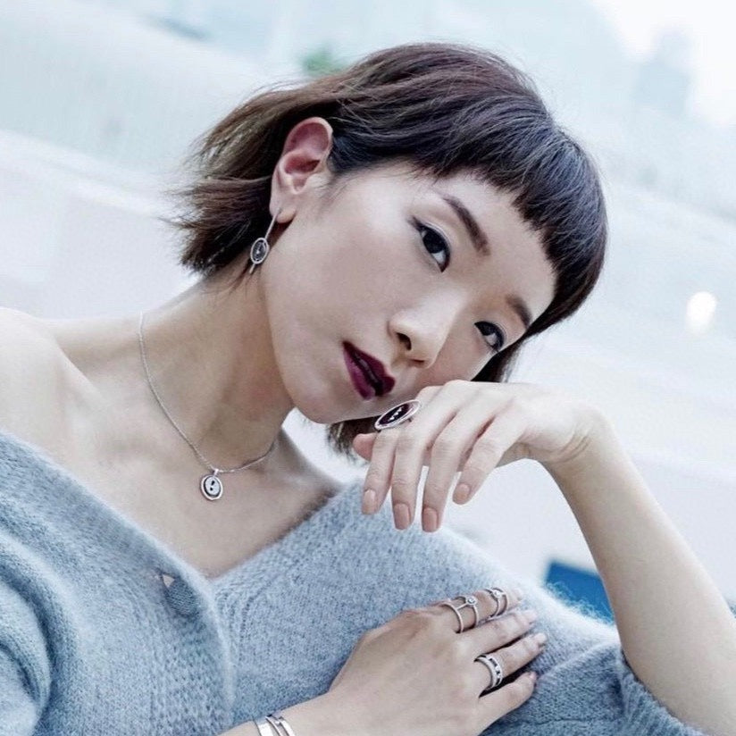 [MIRA]  MOVE ARROW PINK GOLD DIAMOND EARRINGS
