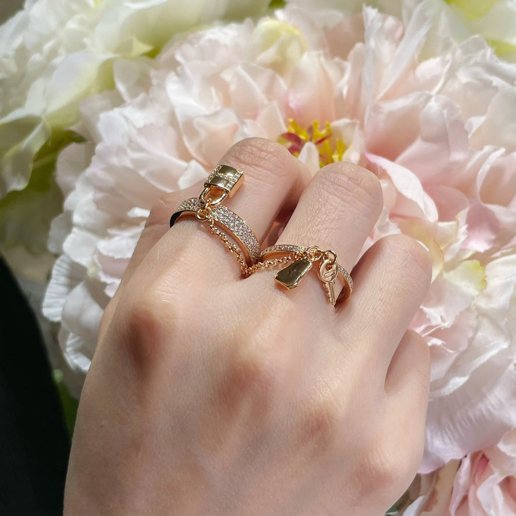 ??MIRA?¡¥HM KELLY CLOCHETTE DOUBLE RING IN  WITH DIAMONDS