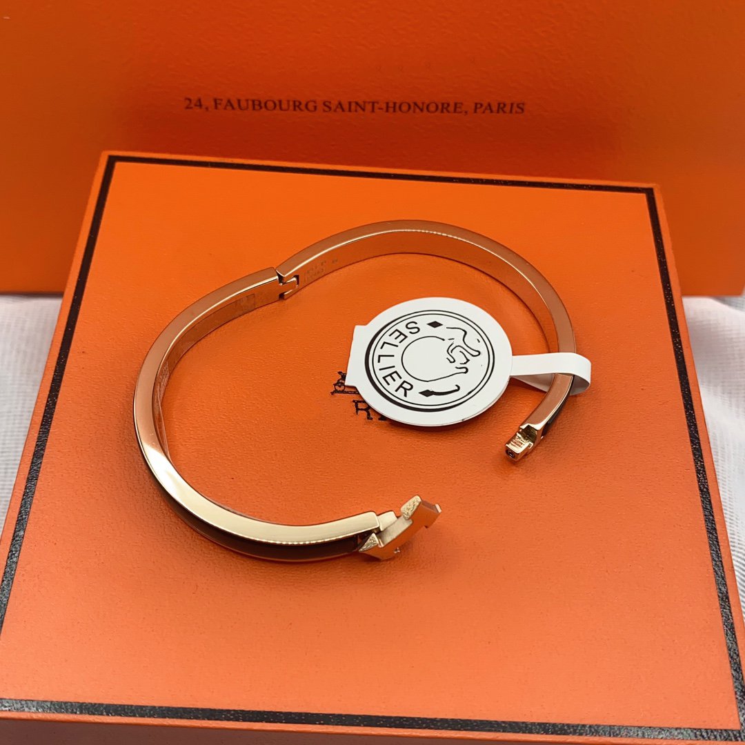 ??MIRA?¡¥CLASSIC HM CLIC BLACK 8MM ENAMEL BRACELET