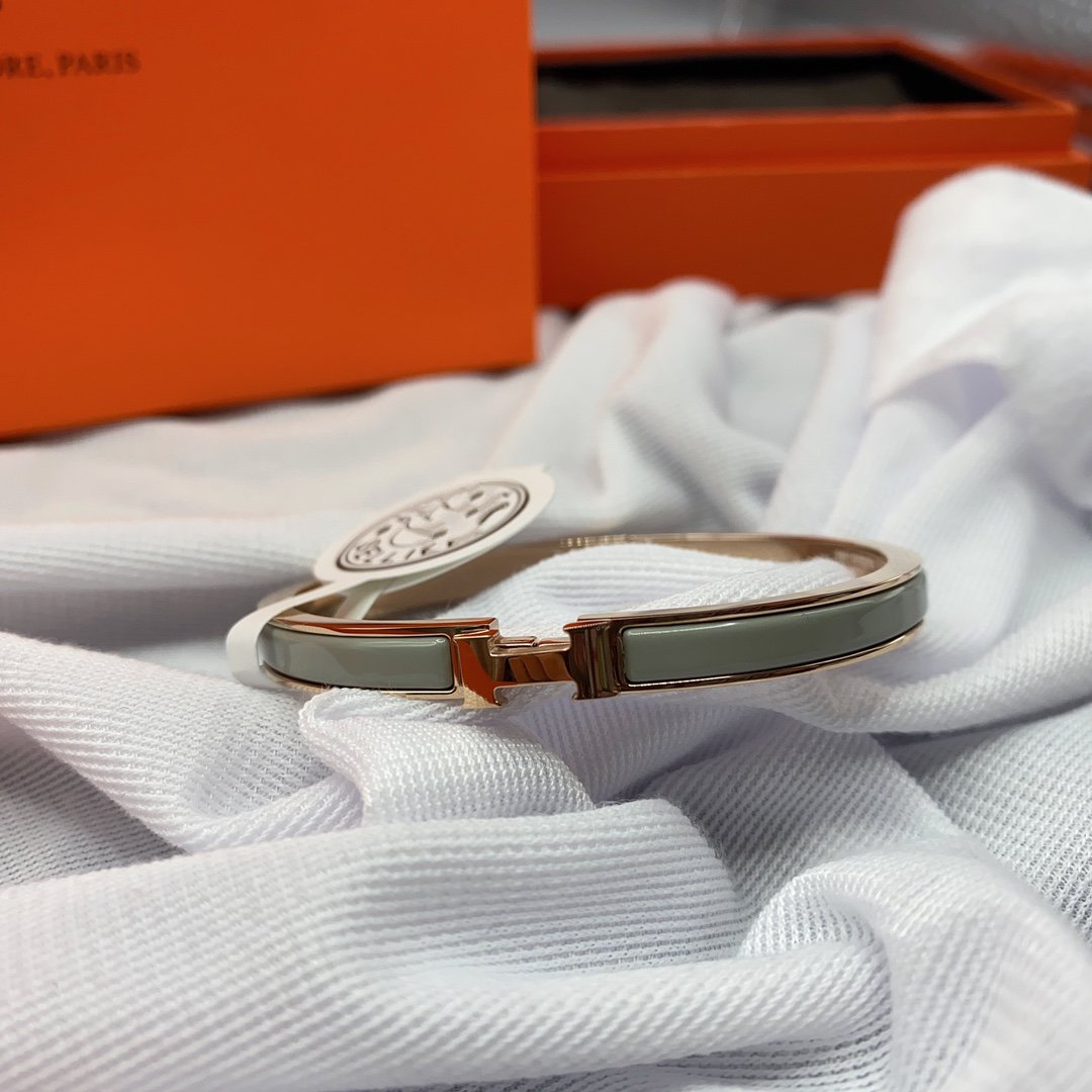 ??MIRA?¡¥CLASSIC HM CLIC GREEN 8MM ENAMEL BRACELET