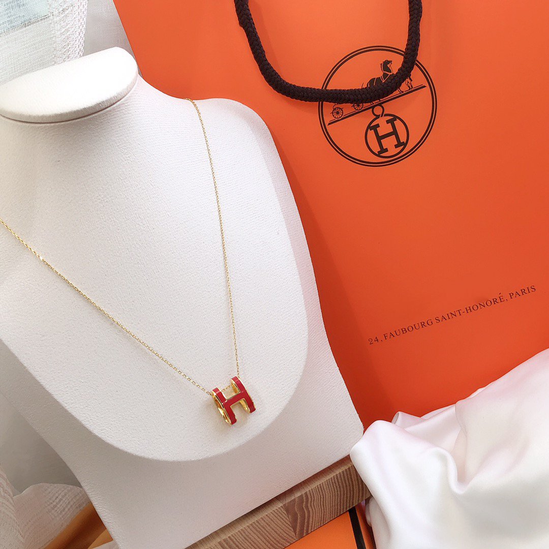 ??MIRA?¡¥HM CLIC RED ENAMEL GOLD NECKLACE