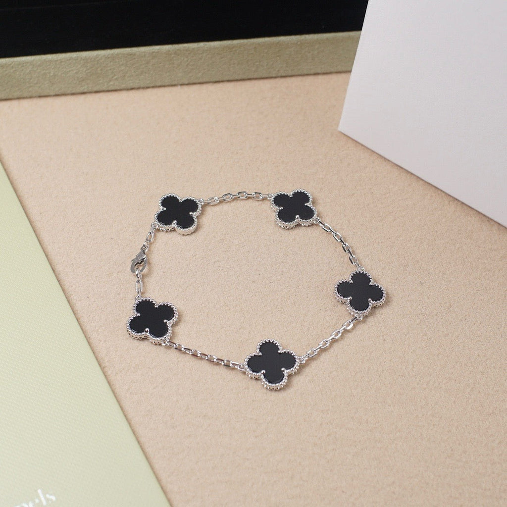 [MIRA]New CLOVER 5 MOTIF ONYXS BRACELET COLLECTION
