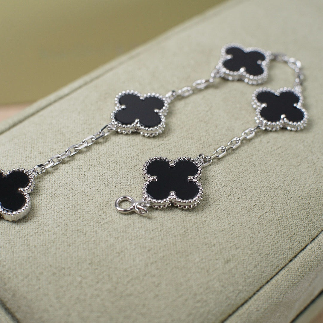 [MIRA]New CLOVER 5 MOTIF ONYXS BRACELET COLLECTION