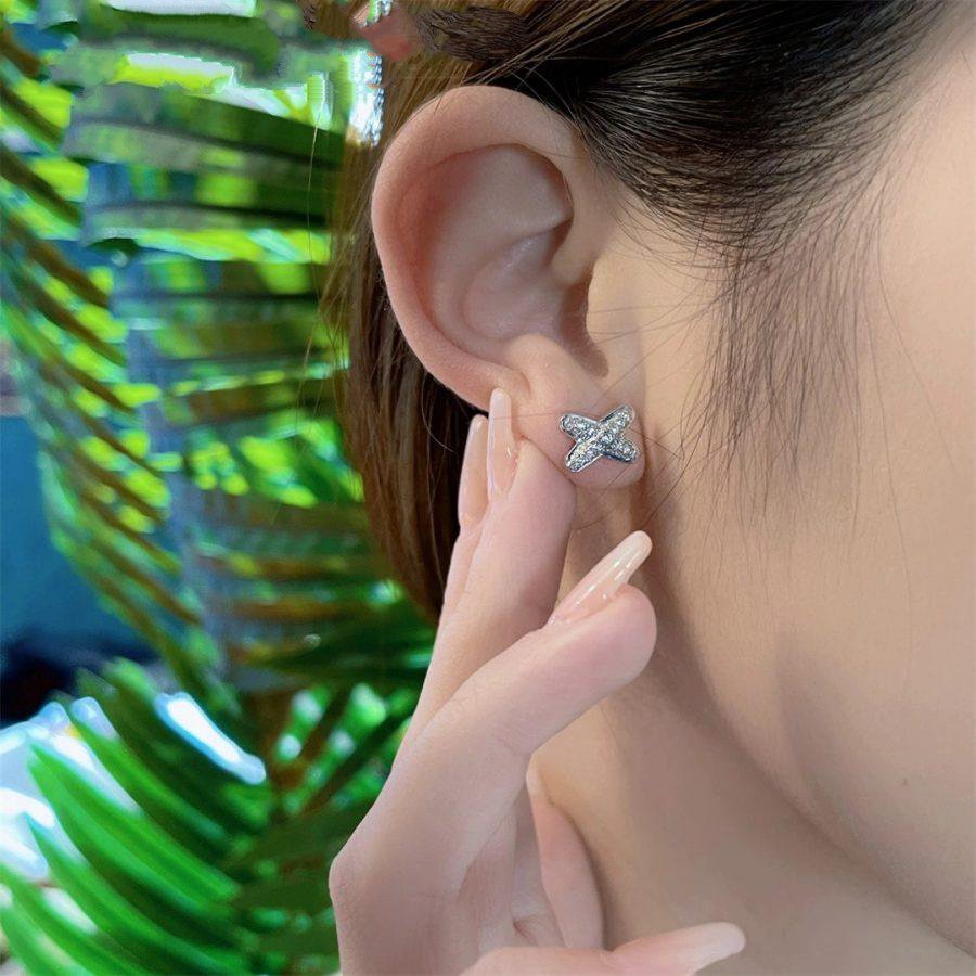 ??MIRA?¡¥JEUX DE SILVER DIAMOND EARRINGS