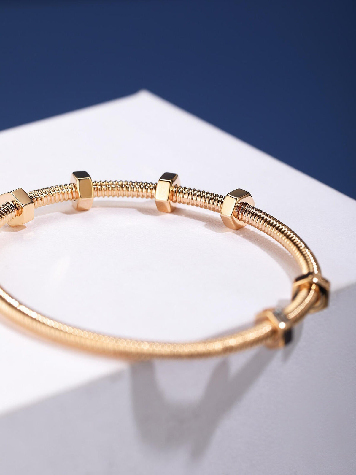 [??MIRA?¡¥]CT THREADED BRACELET