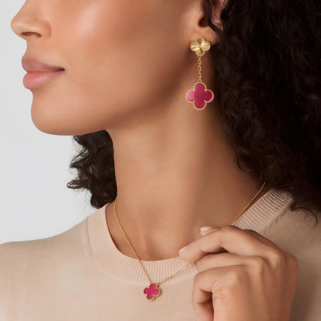 [MIRA] NEW CLOVER 2 MOTIF PINK ENAMEL EARRINGS