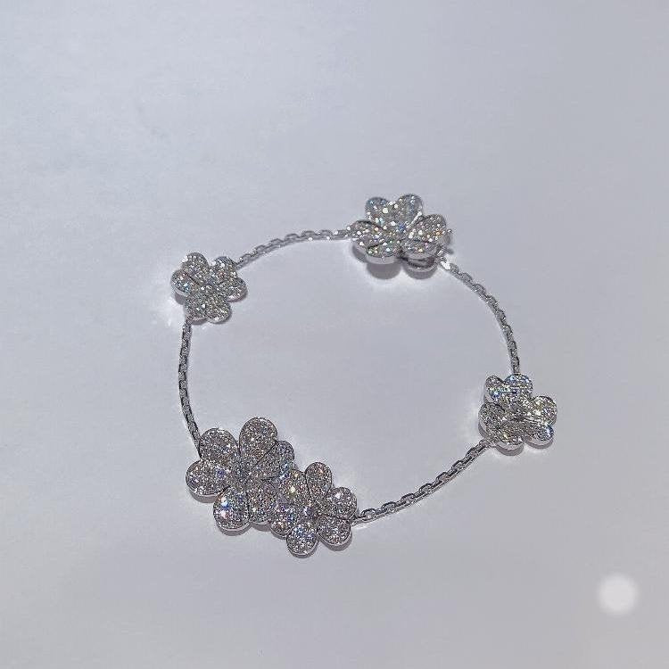 ??MIRA?¡¥FRIVOLE SILVER 5 FLOWERS BRACELET