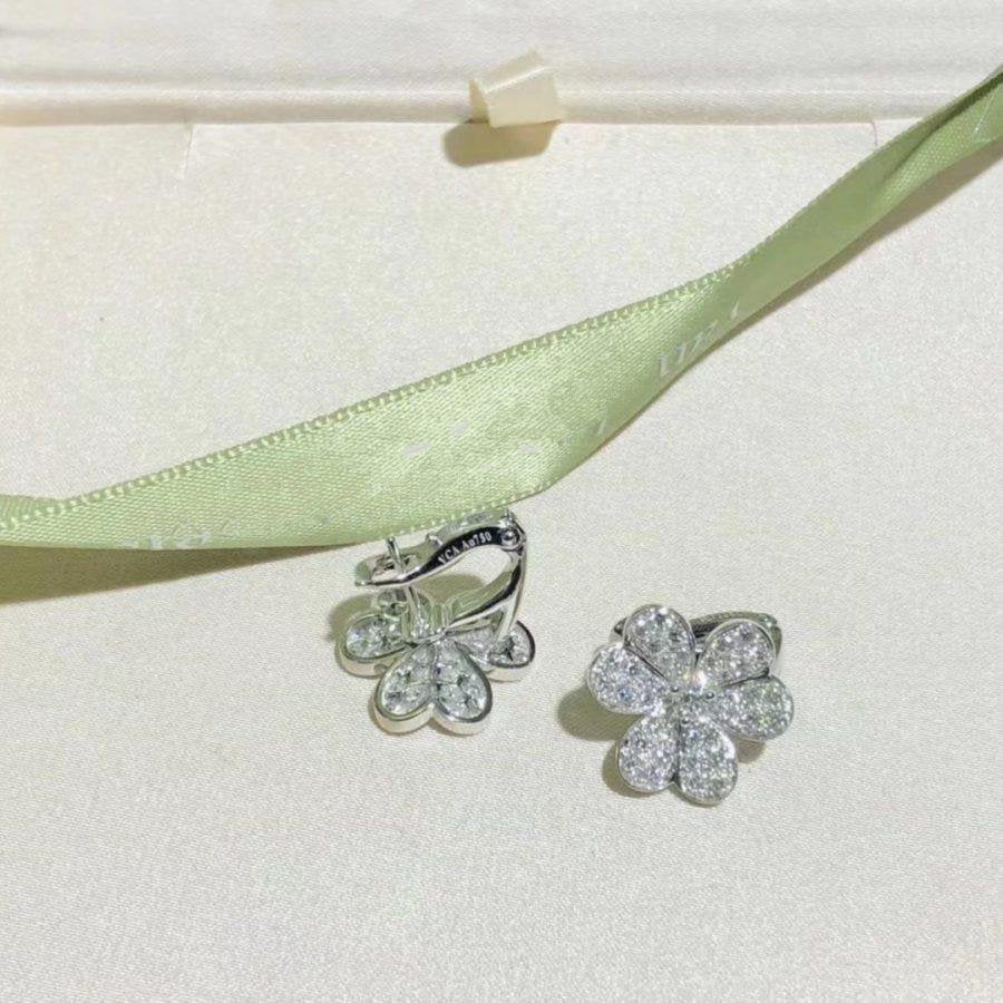 ??MIRA?¡¥FRIVOLE SILVER FLOWER DIAMOND EARRINGS