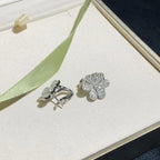 ??MIRA?¡¥FRIVOLE SILVER FLOWER DIAMOND EARRINGS