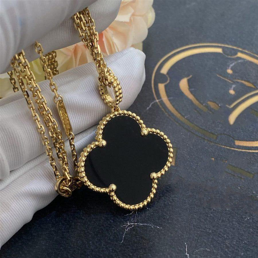 ??MIRA?¡¥CLOVER 25MM GOLD ONYX BIG CLOVER NECKLACE