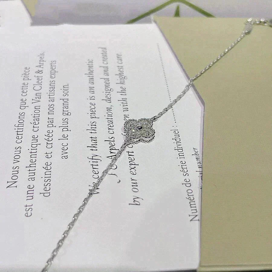??MIRA?¡¥CLOVER  SINGLE FLOWER BRACELET SILVER