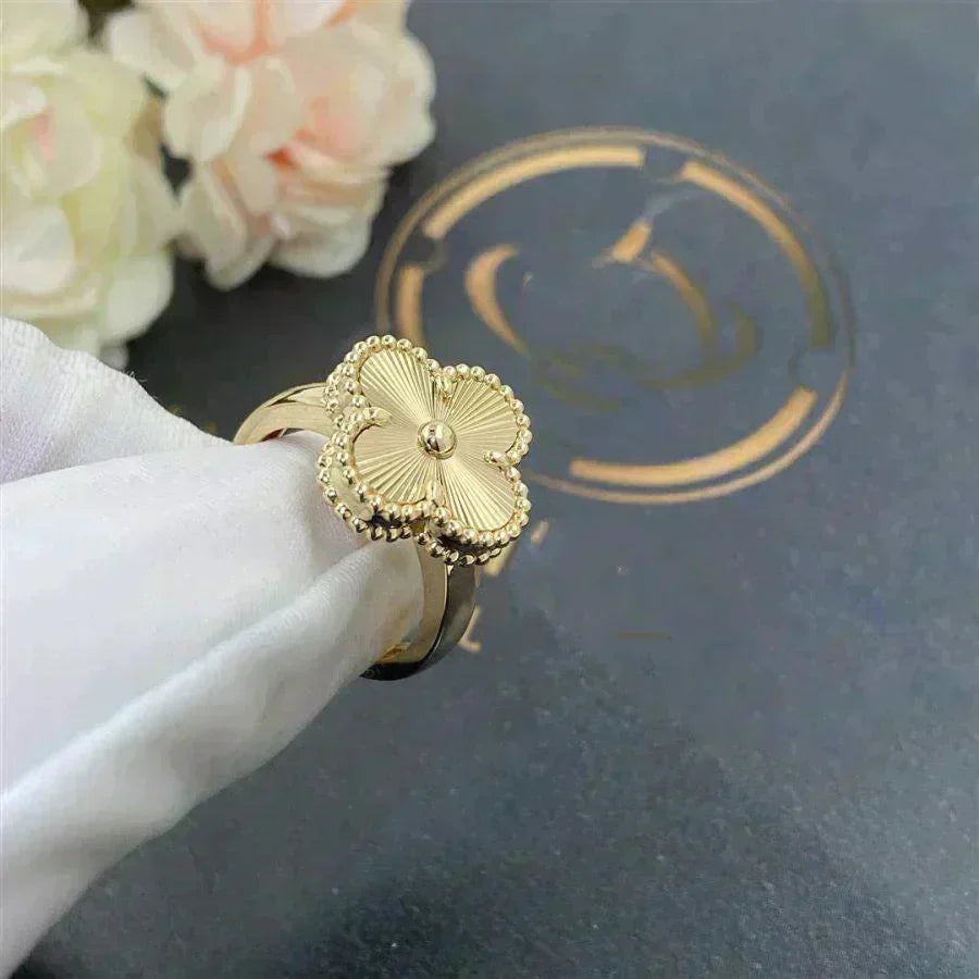 ??MIRA?¡¥CLOVER GOLD RING