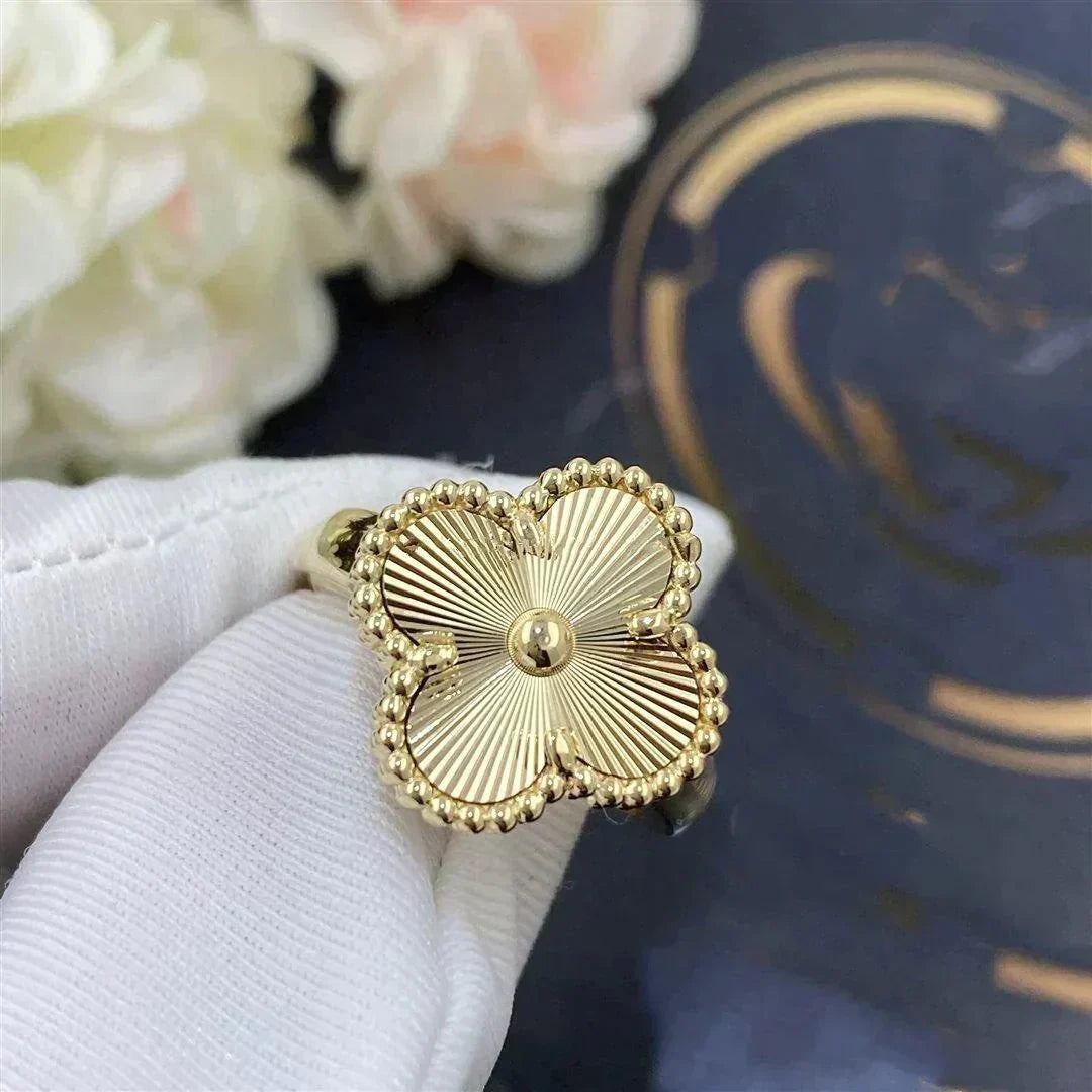 ??MIRA?¡¥CLOVER GOLD RING