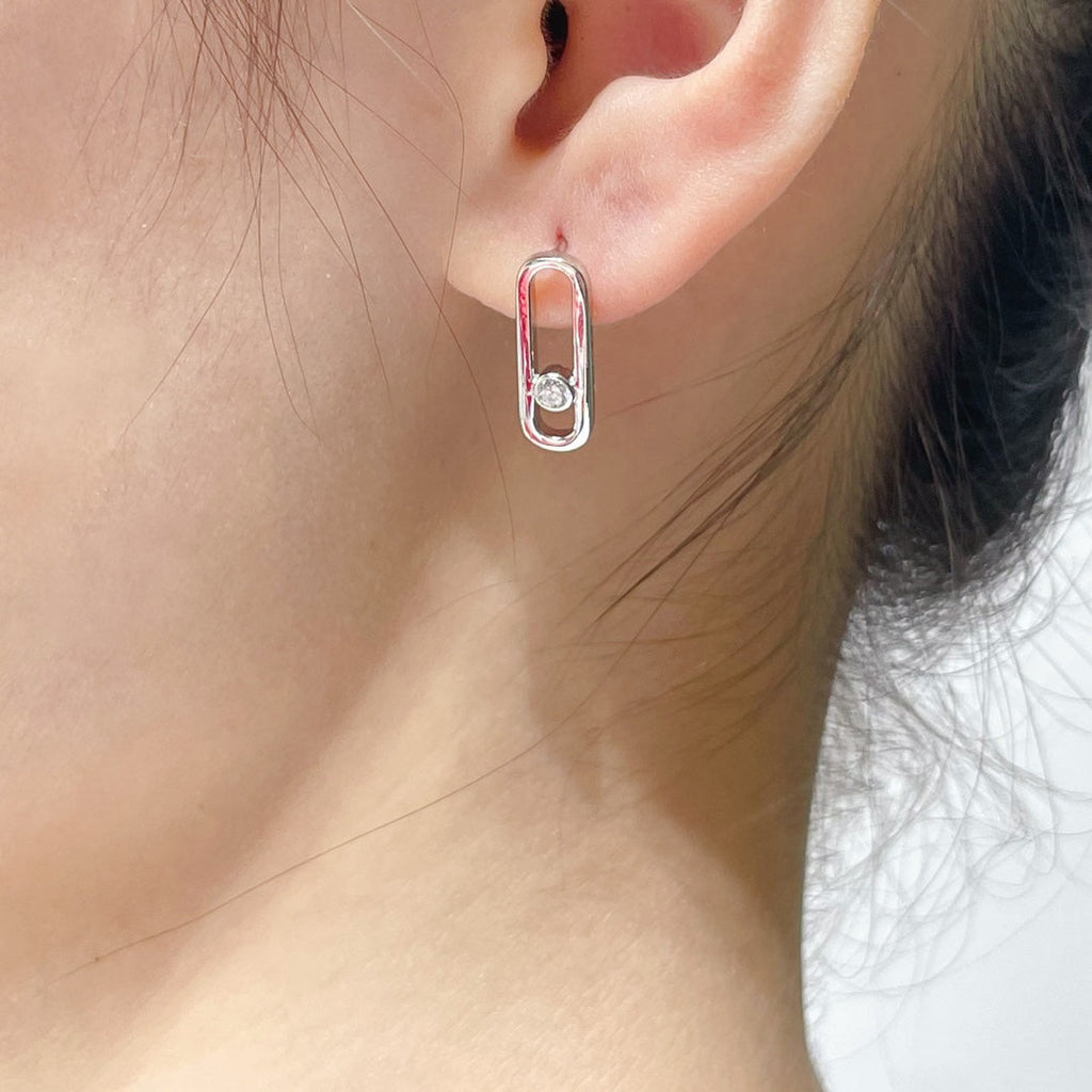 [MIRA] MOVE UNO SMALL 1 DIAMOND EARRINGS