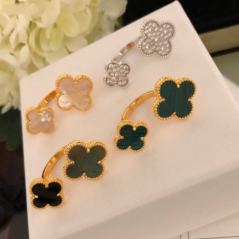 ??MIRA?¡¥CLOVER BETWEEN THE FINGER RING