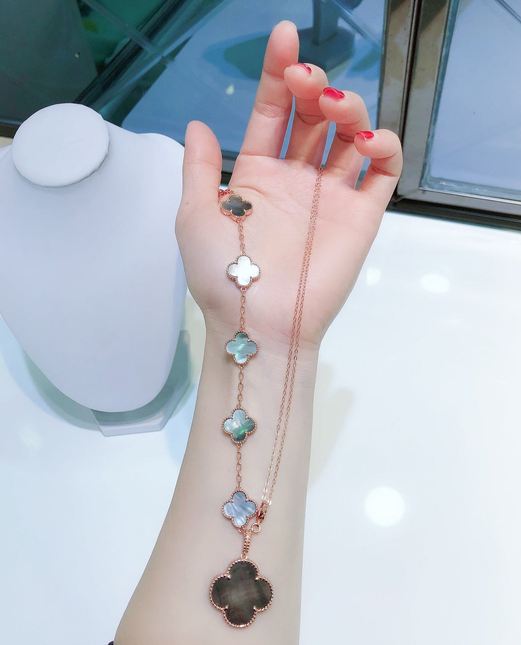 ??MIRA?¡¥COMBINED BRACELET 5 MOTIFS AND NECKLACE DARK MOP ROSE GOLD