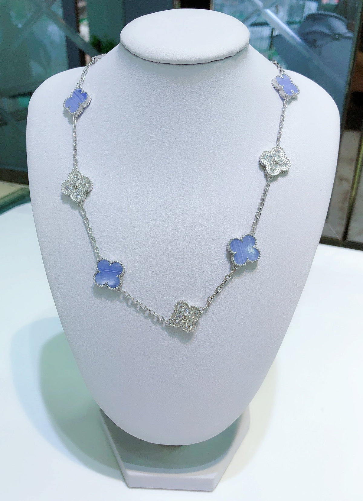 ??MIRA?¡¥CLOVER 10 MOTIFS CHALCEDONY DIAMONDS SILVER NECKLACE
